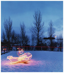 Bella Bathurst, Santa